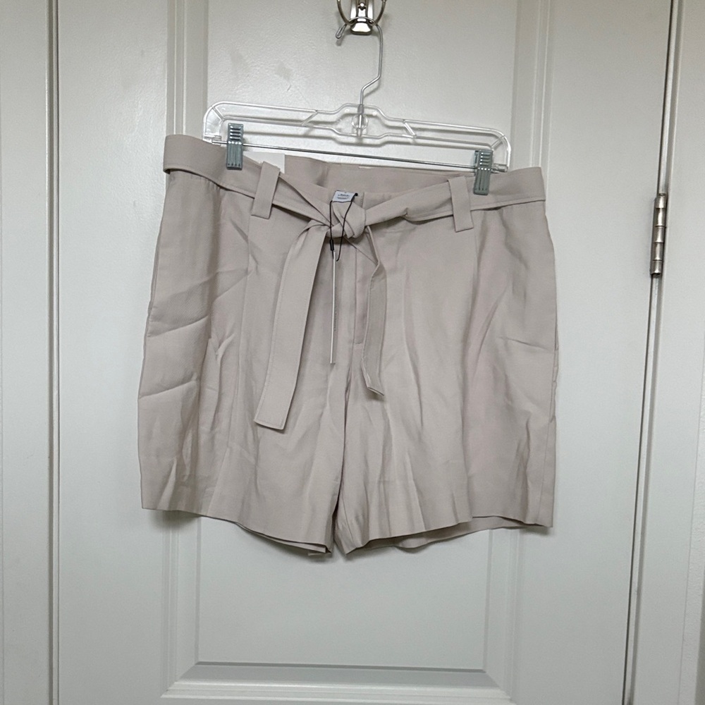 Calvin Klein Collection High Waist Beige Shorts